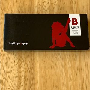 Betty Boop Cheek to Cheek blush palette